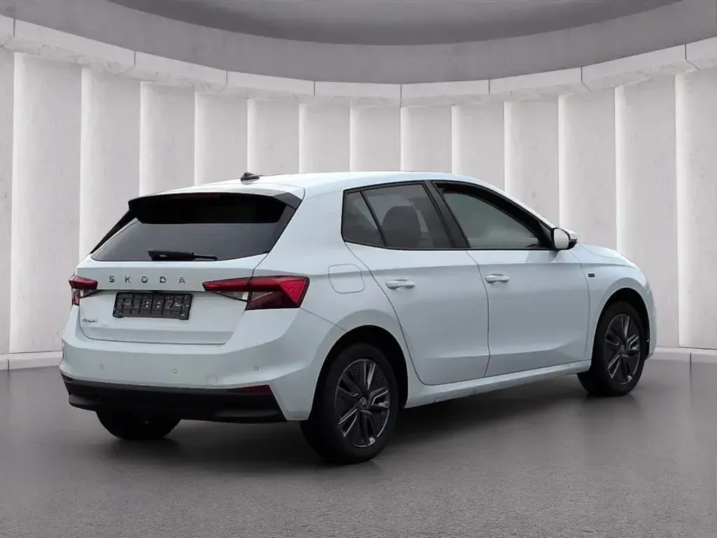 Gebraucht Skoda Fabia Tour 95 PS (69 kW) 2025 Moonweiss metallic Kleinwagen
