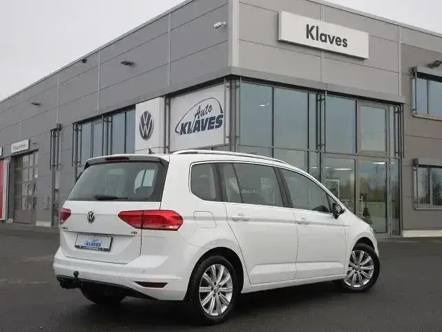 Używany VW Touran 150 KM (110 kW) 2017 Biały Minivan
