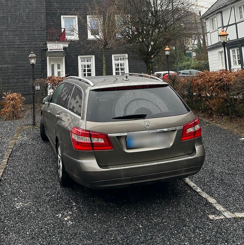 Gebraucht Mercedes 220 170 PS (125 kW) 2012 Braun Kombi