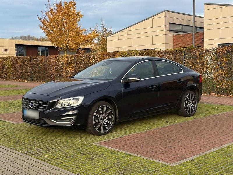 Gebraucht Volvo S60 Kinetic 224 PS (164 kW) 2015 Blau Limousine