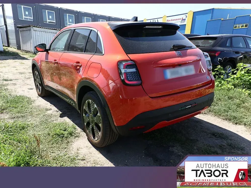Neu Fiat 600 La Prima 114 kW (156 PS) 2025 Orange metallic SUV