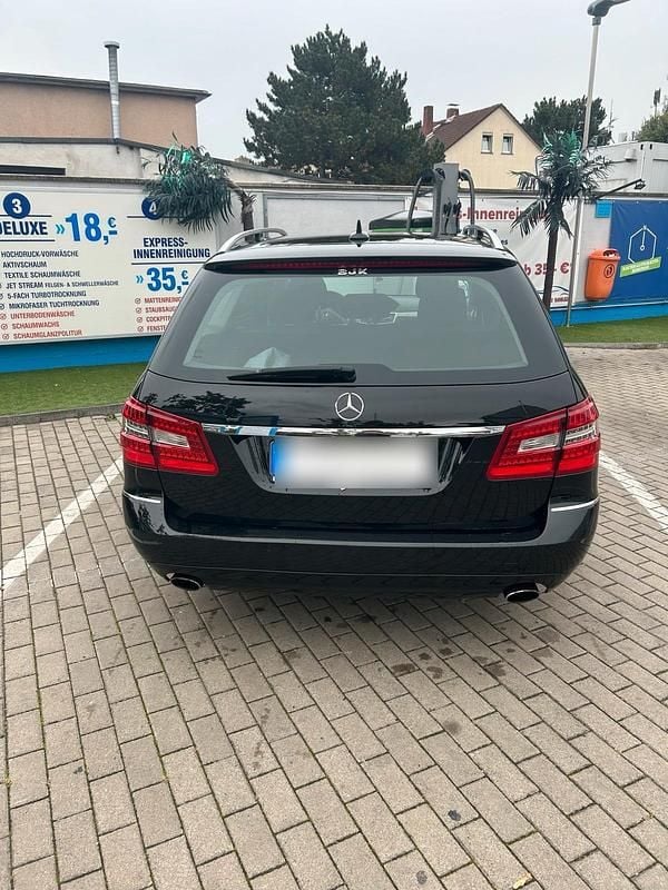 Gebraucht Mercedes E350 Avantgarde 265 PS (194 kW) 2010 Schwarz Kombi