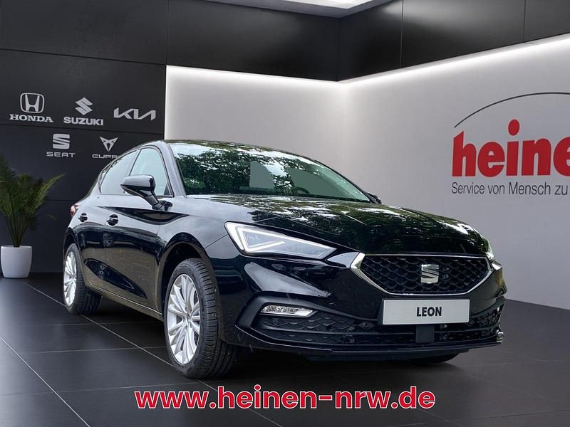 Neu Seat Leon Style 150 PS (110 kW) 2025 Schwarz Limousine