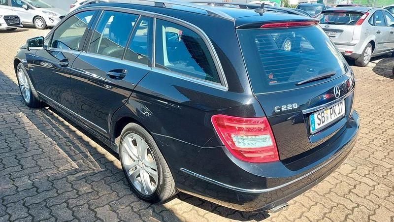 Gebraucht Mercedes 220 170 PS (125 kW) 2012 Schwarz Limousine