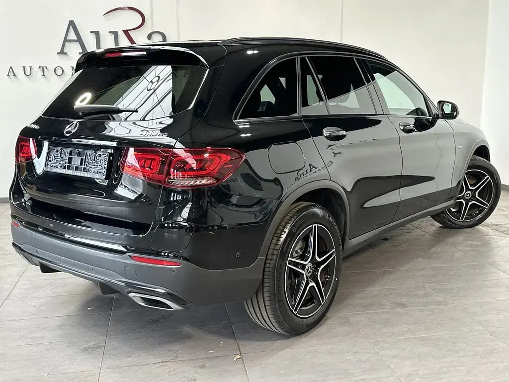 Gebraucht Mercedes GLC300de AMG line 306 PS (225 kW) 2021 Schwarz SUV