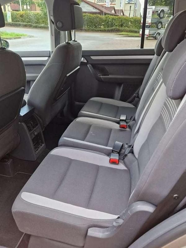 Gebraucht VW Touran Comfortline 105 PS (77 kW) 2014 Gelb Van / Kleinbus