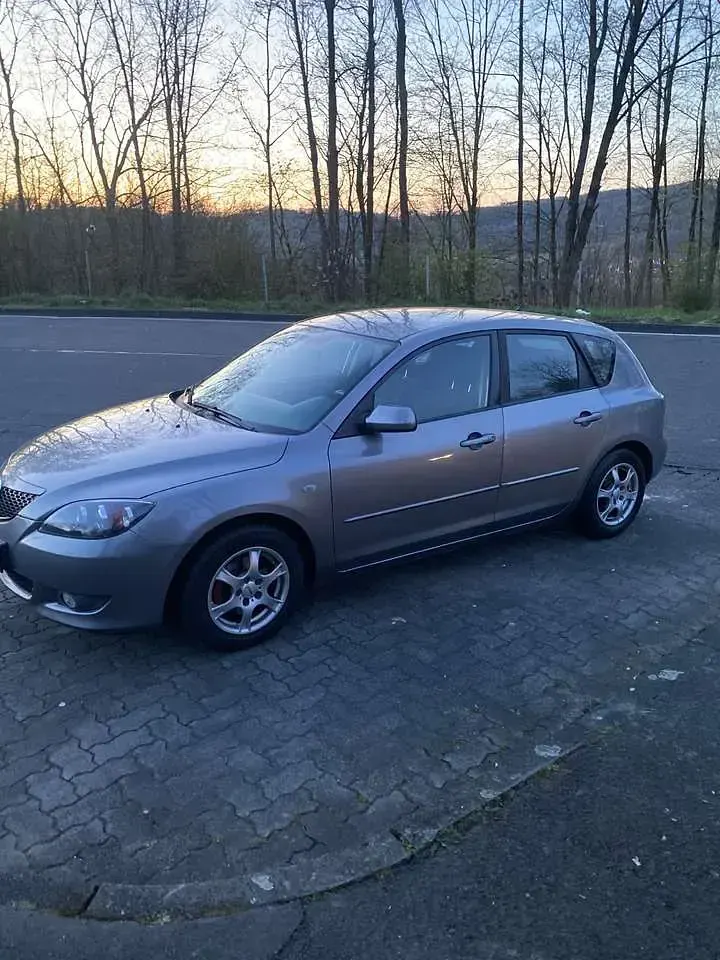 Używany Mazda 3 105 KM (77 kW) 2006 Sedan/Limuzyna
