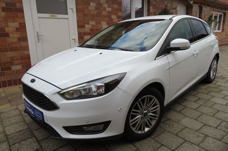 Weiß Gebraucht 2018 Ford Focus Limousine | 8.900 € (Guter Preis) - Bild 1/4
