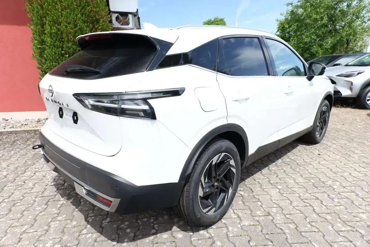 Neu Nissan Qashqai 360º 158 PS (116 kW) 2026 Pearl white perleffekt SUV