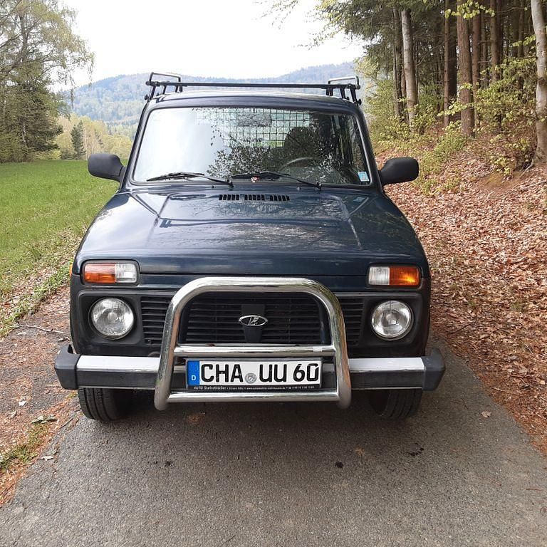 Second-hand Lada Urban 83 CP (61 kW) 2015 Verde SUV