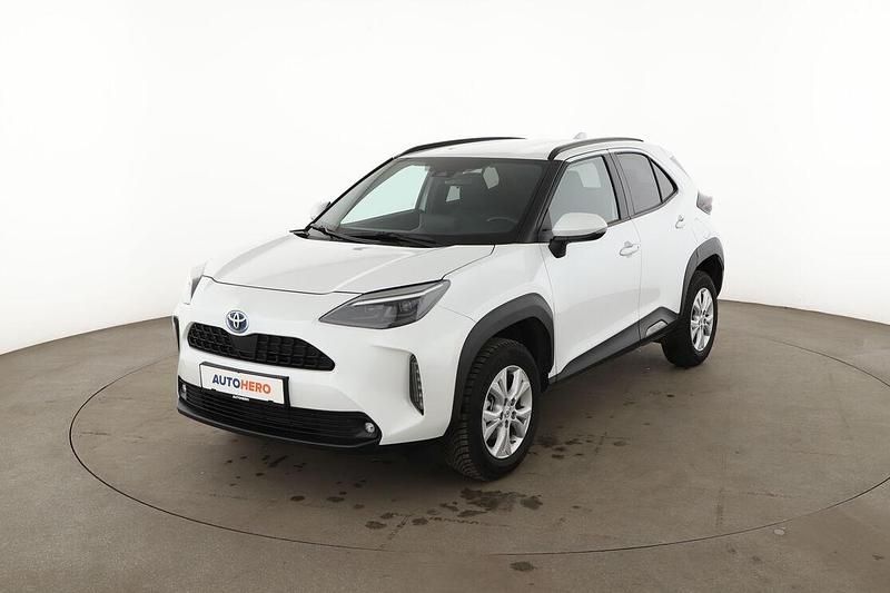 Gebraucht Toyota Yaris Cross Team 116 PS (85 kW) 2024 Weiß SUV
