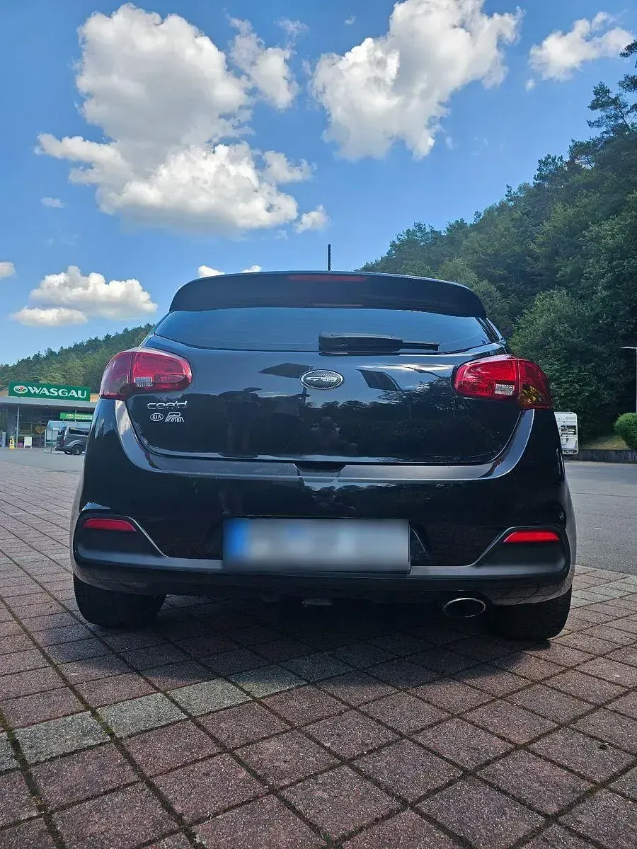 Gebraucht Kia Ceed 99 PS (72 kW) 2013 Schwarz Kleinwagen