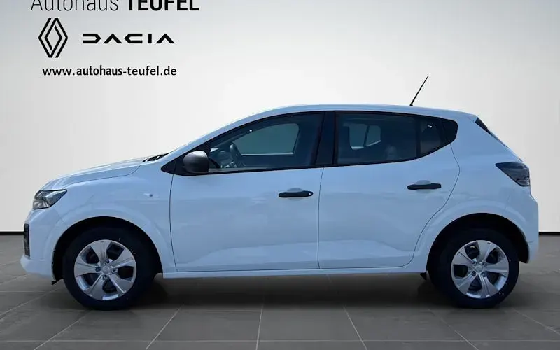 Neu Dacia Sandero Essentiel 67 PS (49 kW) 2026 Weiß Limousine