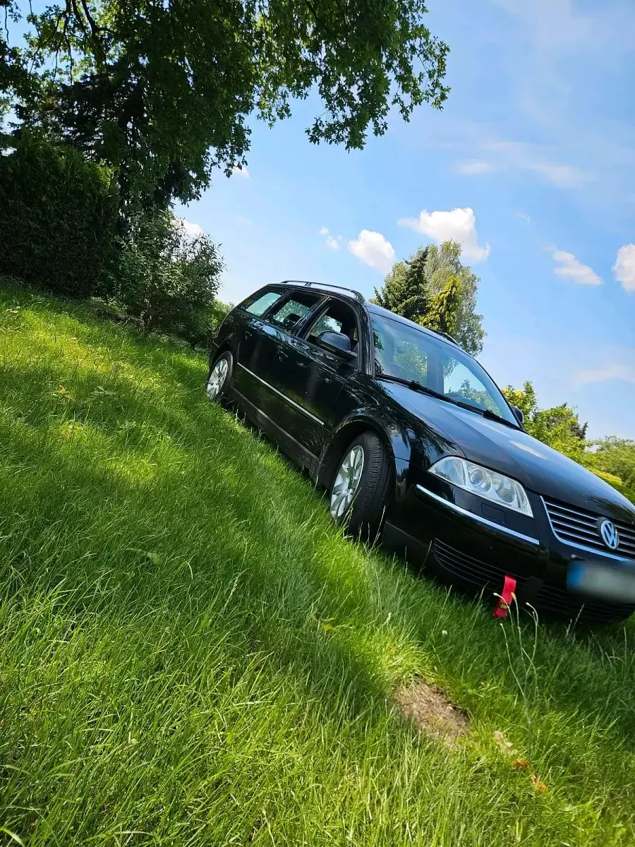 Gebraucht VW Passat 131 PS (96 kW) 2000 Schwarz Kombi
