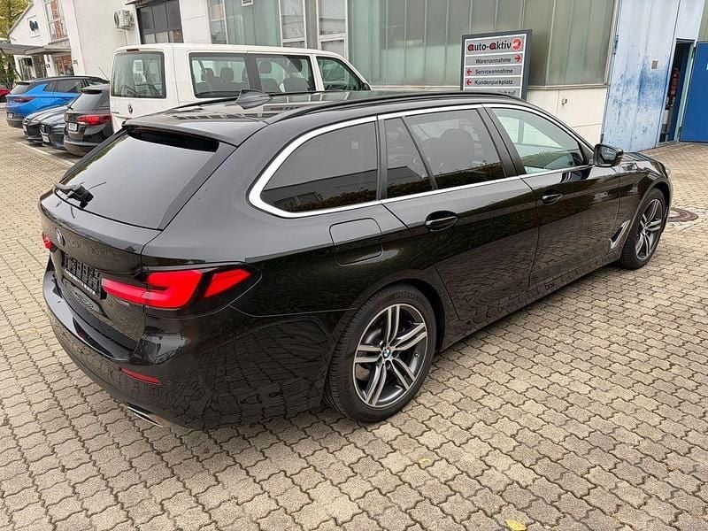 Gebraucht BMW 520 Performance 190 PS (139 kW) 2023 Schwarz Kombi