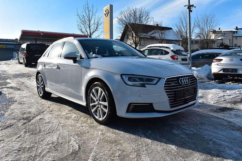 Gebraucht Audi A3 Sportback e-tron Design 204 PS (150 kW) 2020 Kleinwagen