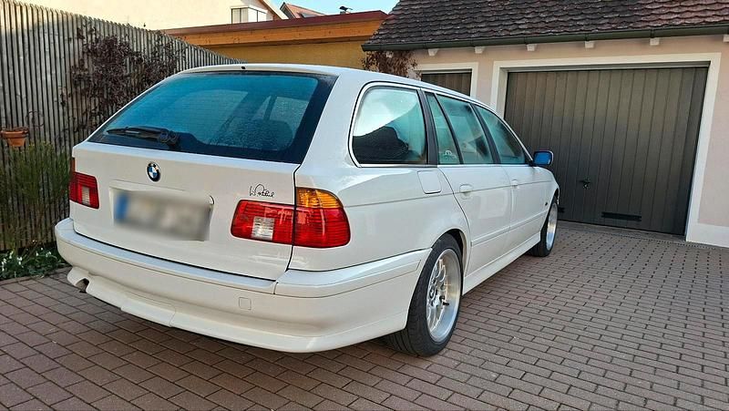 Gebraucht BMW 520 136 PS (100 kW) 2002 Weiß Kombi