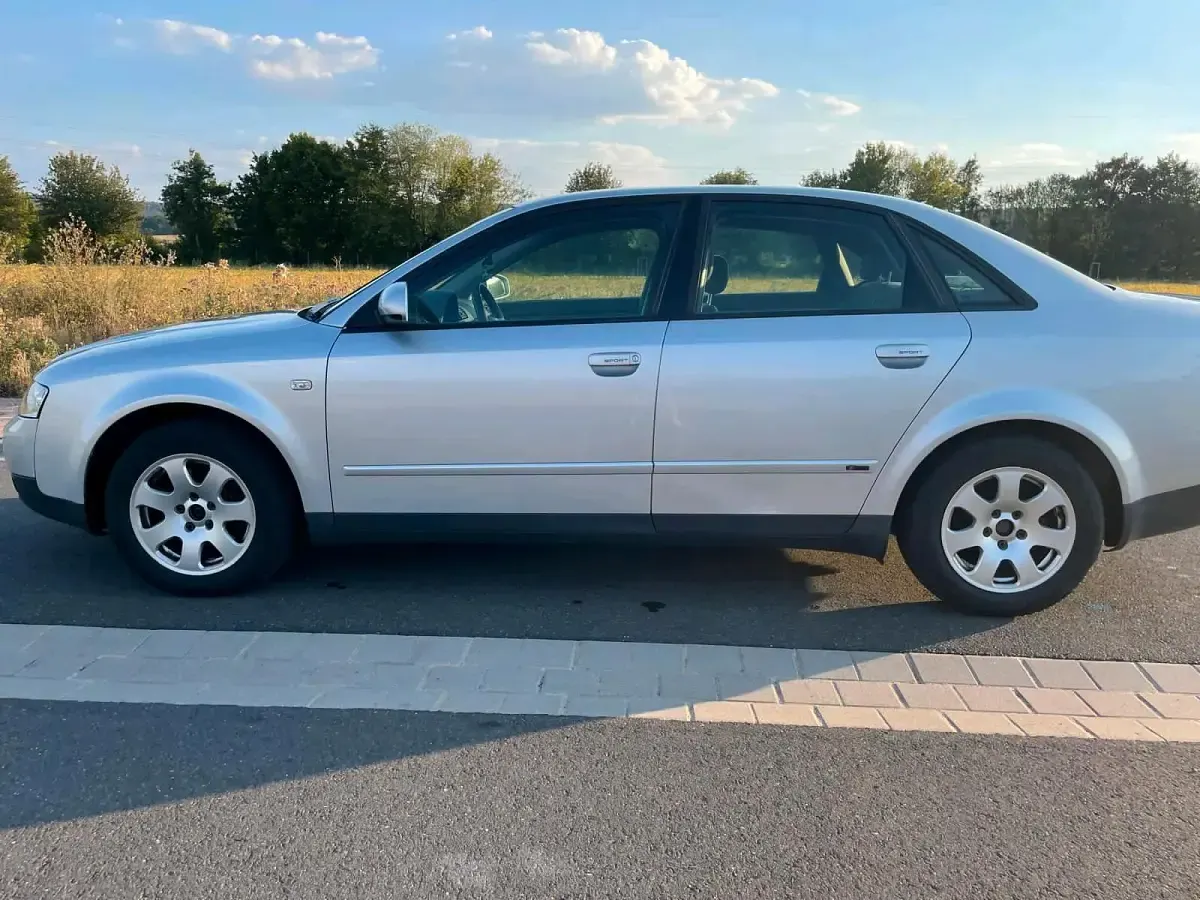 Gebraucht Audi A4 131 PS (96 kW) 2001 Silber Limousine