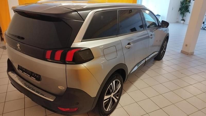 Gebraucht Peugeot 5008 Allure 131 PS (96 kW) 2020 Grau Van / Kleinbus