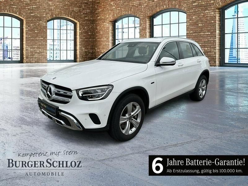 Unilack polarweiß Gebraucht 2021 Mercedes GLC300e SUV | 30.900 € (Superpreis) - Bild 1/4