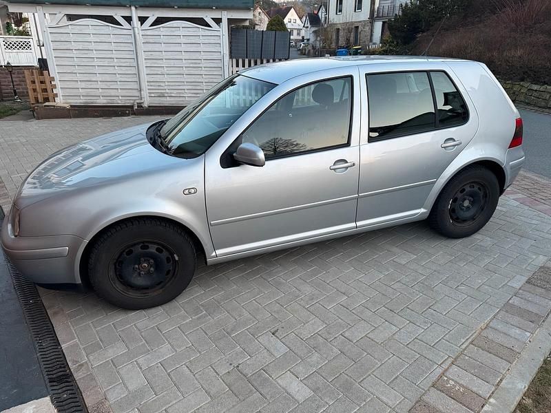 Gebraucht VW Golf IV 105 PS (77 kW) 2003 Kleinwagen