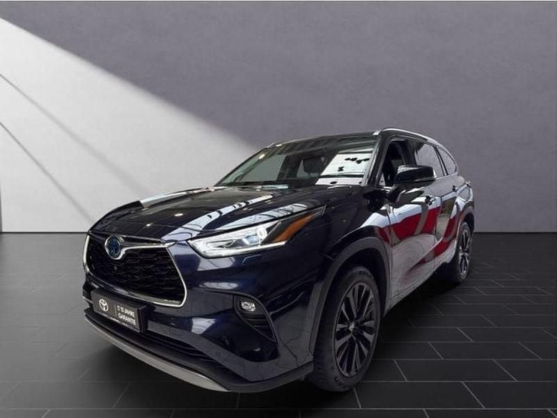 Dark blue metallic (metallic) Gebraucht 2024 Toyota Highlander Hybrid SUV | 59.950 € (Fairer Preis) - Bild 1/4