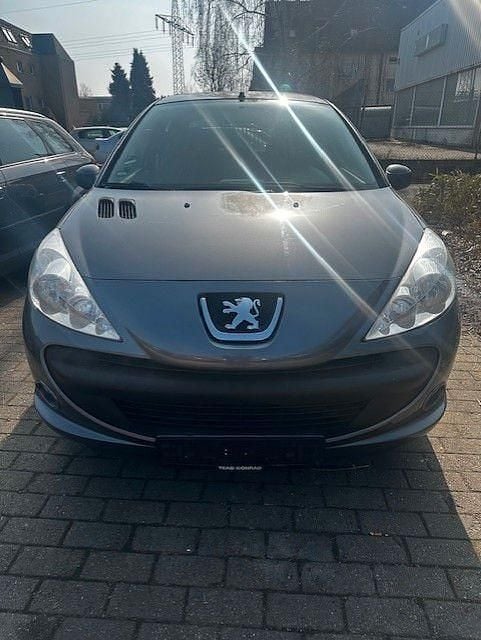 Gebraucht Peugeot 206 Basis 60 PS (44 kW) 2010 Grau Limousine