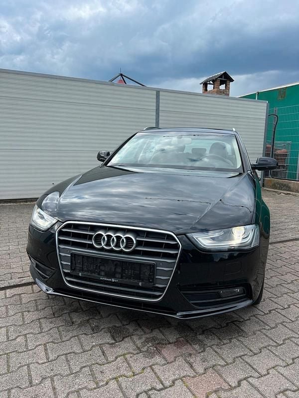 Schwarz Gebraucht 2014 Audi A4 Kombi | 9.500 € (Superpreis) - Bild 1/4
