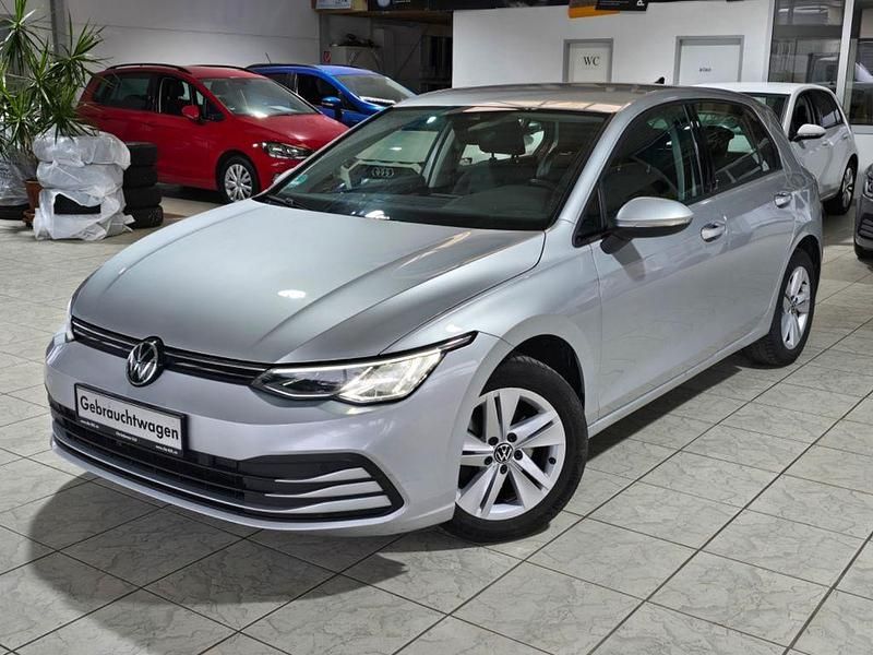 Silber Gebraucht 2022 VW Golf Life Limousine | 15.700 € (Fairer Preis) - Bild 1/4