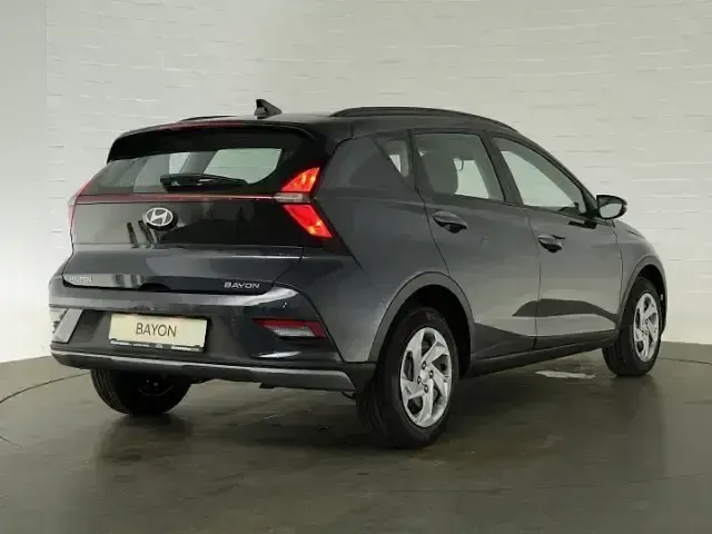 Neu Hyundai Bayon Select 101 PS (74 kW) 2025 Grau SUV