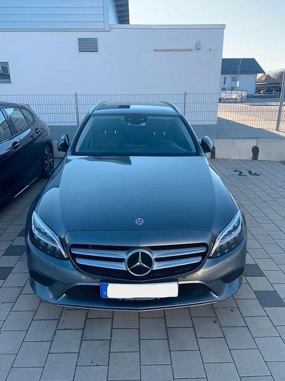 Grau Gebraucht 2018 Mercedes C200 Kombi | 20.800 € (Fairer Preis) - Bild 1/4