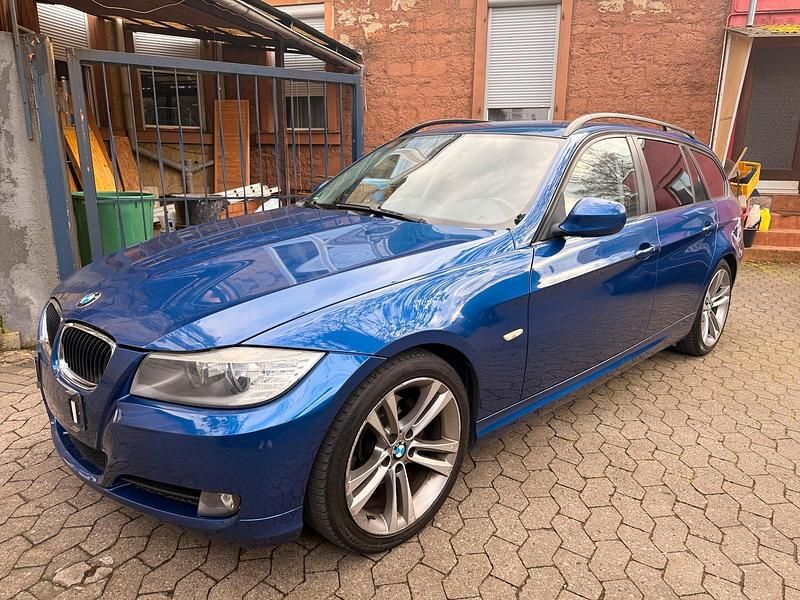Gebraucht BMW 318 143 PS (105 kW) 2009 Blau Kombi