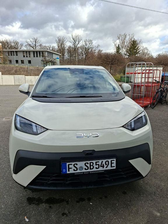 Gebraucht BYD Dolphin Surf Comfort 114 kW (156 PS) 2025 Beige Kleinwagen