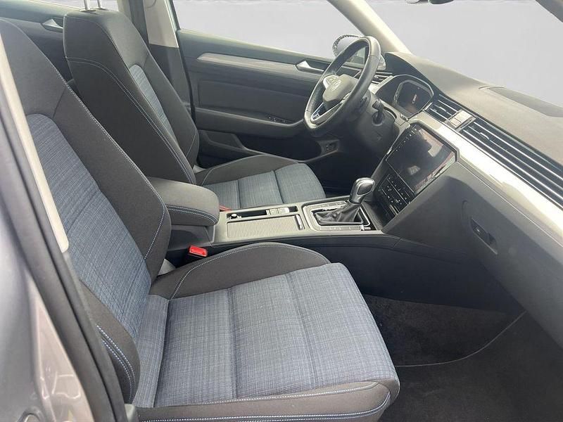 Gebraucht VW Passat Pro 218 PS (160 kW) 2021 Silber Kombi