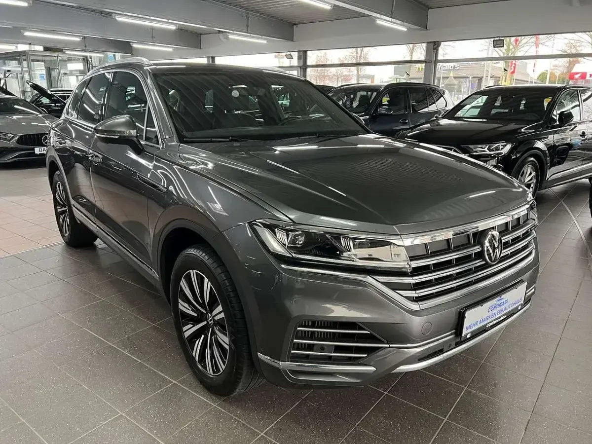 Gebraucht VW Touareg Elegance 340 PS (250 kW) 2022 Quarzitgrau SUV