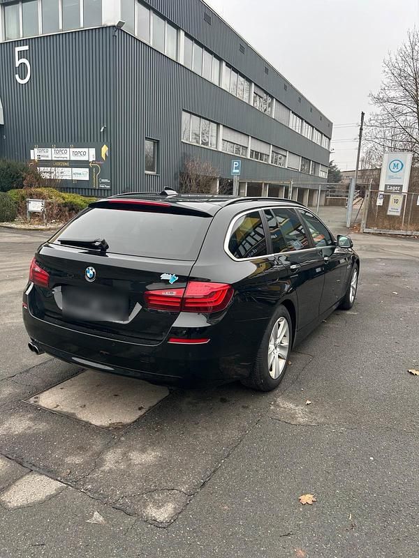 Gebraucht BMW 520 184 PS (135 kW) 2013 Schwarz Kombi