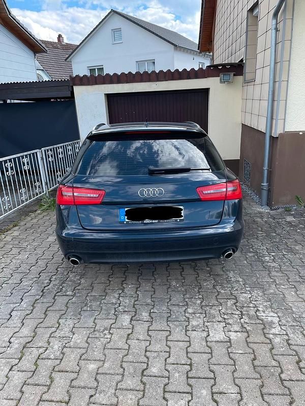 Gebraucht Audi A6 204 PS (150 kW) 2014 Blau Kombi