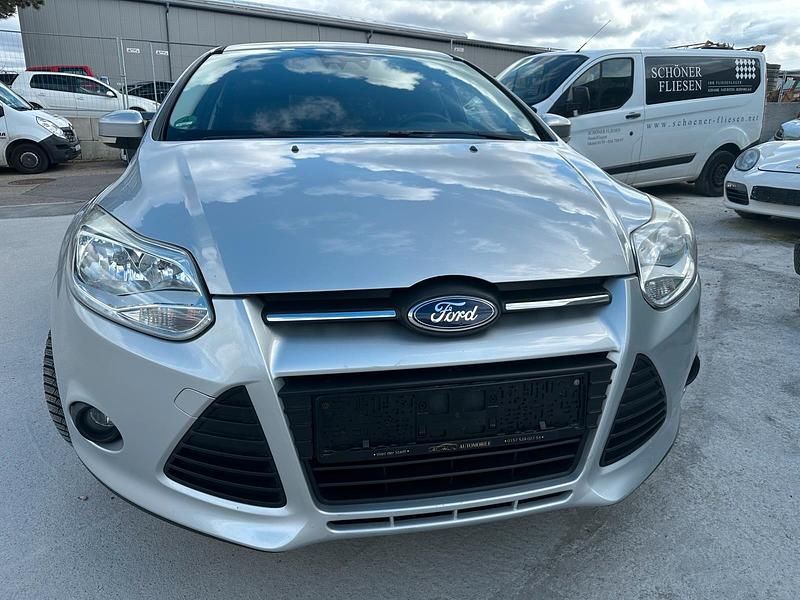 Second-hand Ford Focus 100 CP (73 kW) 2012 Argintiu Berlinǎ
