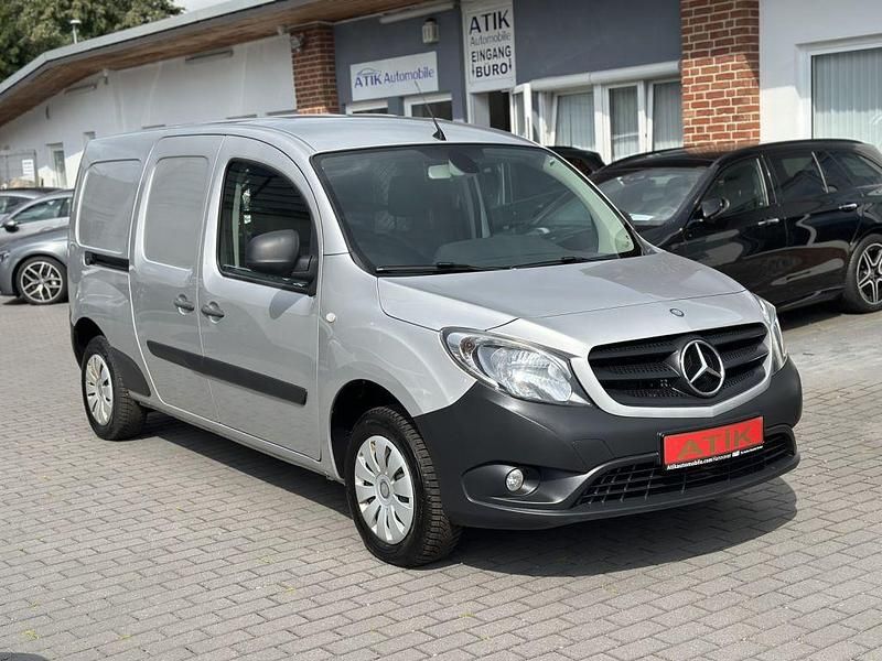 Brillantsilber (metallic) Gebraucht 2018 Mercedes Citan 111 Van | 10.880 € (Fairer Preis) - Bild 1/4