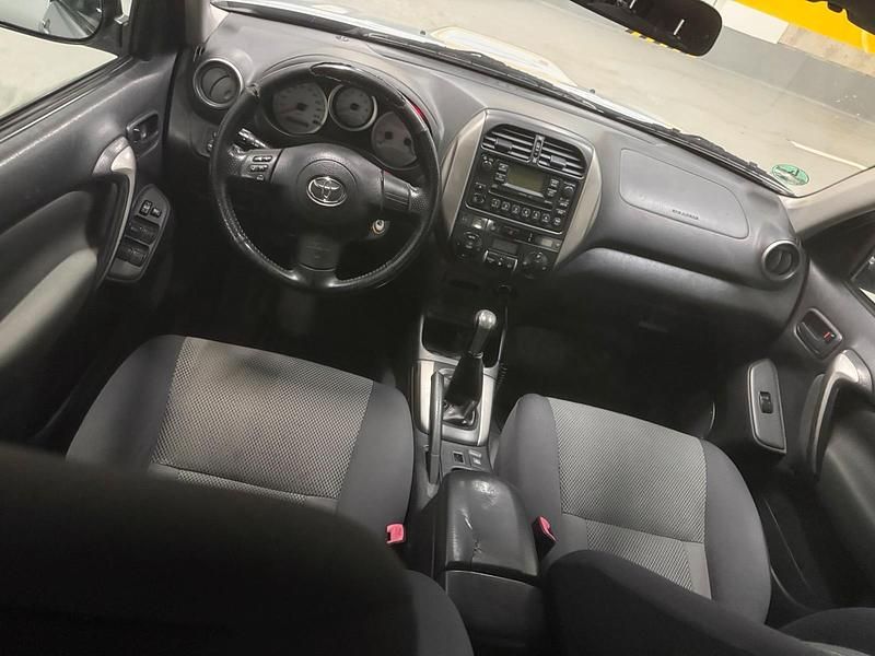 Gebraucht Toyota RAV4 116 PS (85 kW) 2003 Silber SUV