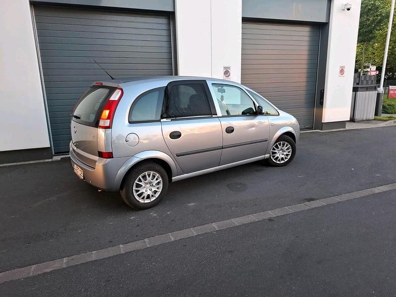 Silber Gebraucht 2006 Opel Meriva Van / Kleinbus | 4.000 € (Teuer) - Bild 1/1