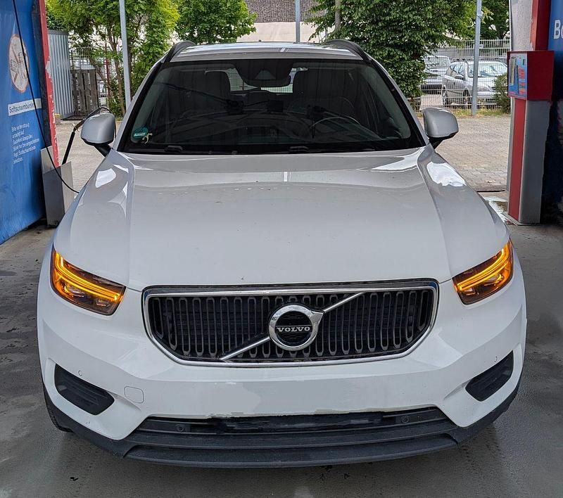 Weiß Gebraucht 2018 Volvo XC40 SUV | 18.500 € (Superpreis) - Bild 1/4