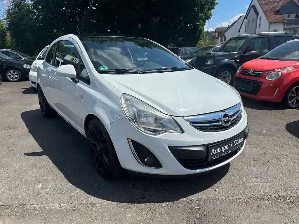Gebraucht Opel Corsa Color Edition 87 PS (63 kW) 2011 Weiß Kleinwagen