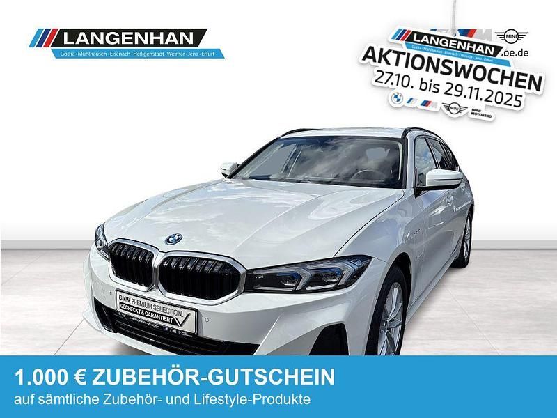 Weiß Gebraucht 2024 BMW 330e Kombi | 37.843 € (Superpreis) - Bild 1/4