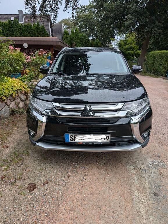 Gebraucht Mitsubishi Outlander Edition 150 PS (110 kW) 2017 Schwarz SUV