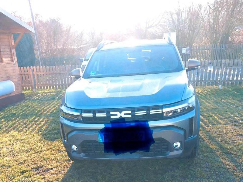 Grau Gebraucht 2024 Dacia Duster SUV | 24.000 € (Teuer) - Bild 1/4