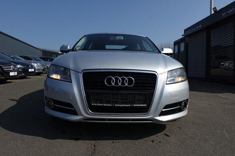Gebraucht Audi A3 Ambiente 125 PS (91 kW) 2011 Silber Kleinwagen