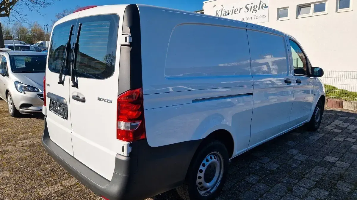 Gebraucht Mercedes Vito 102 PS (75 kW) 2022 Weiß Van