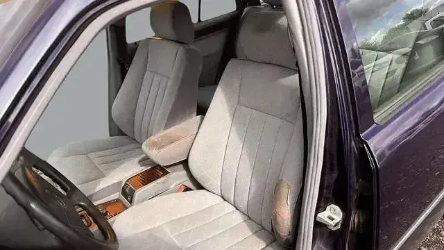 Gebraucht Mercedes E220 150 PS (110 kW) 1996 Other Kombi