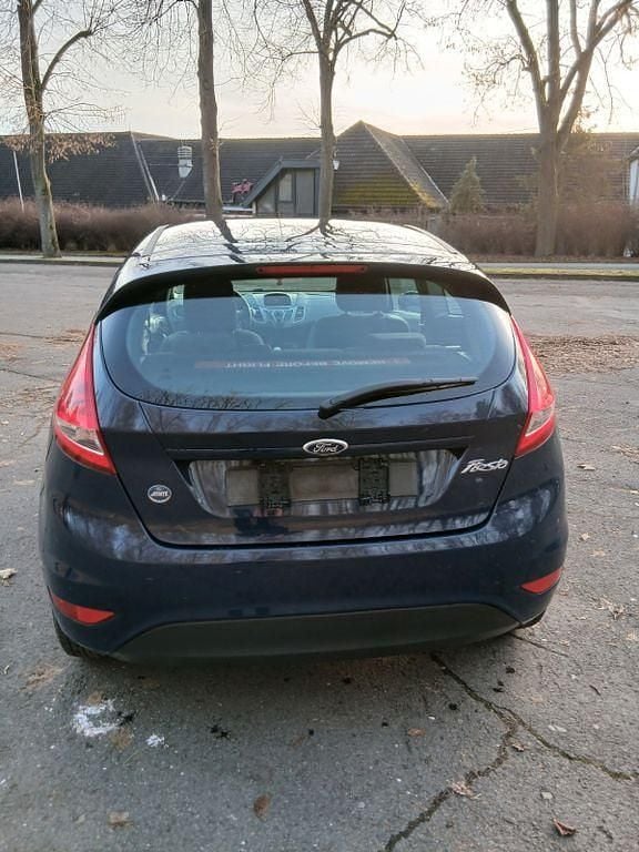 Gebraucht Ford Fiesta Trend 60 PS (44 kW) 2011 Blau Limousine
